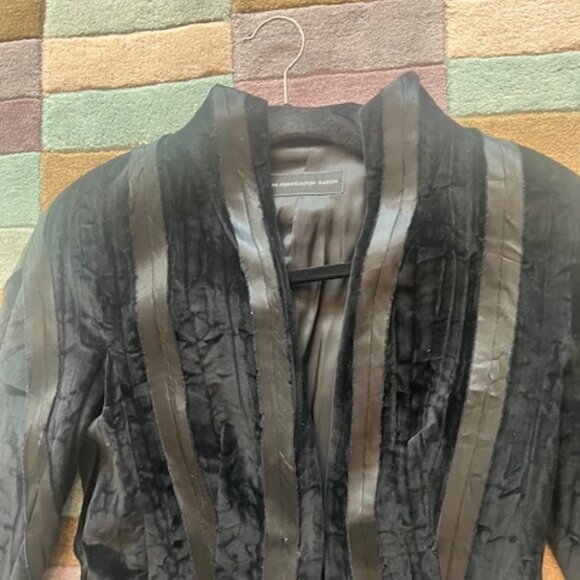 Designer Purificacion Garcia's Jacket in Black Velvet, Size 40 - Picture 4 of 5